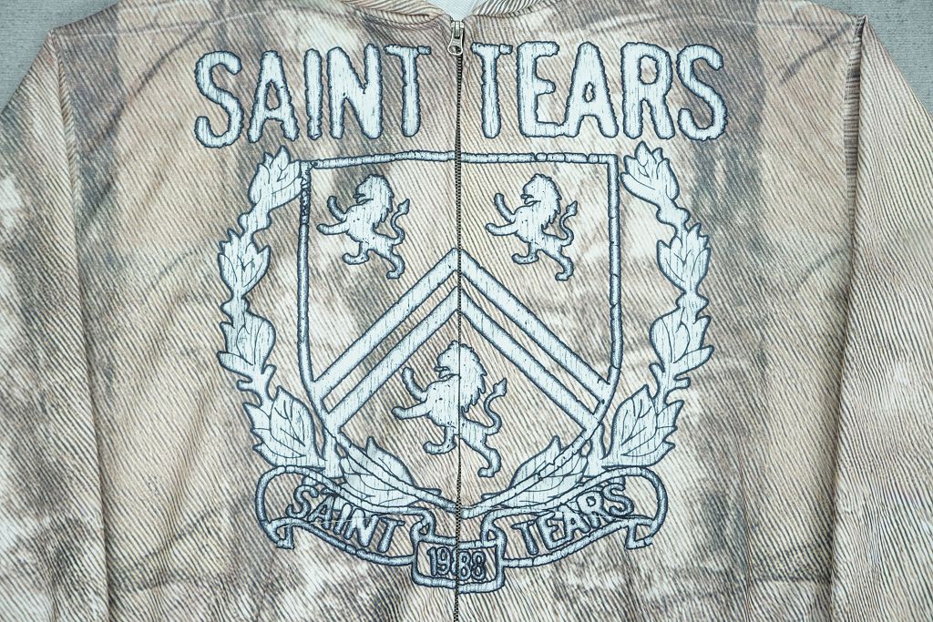 SAINT TEARS CAMO ZIP UP HOODIE